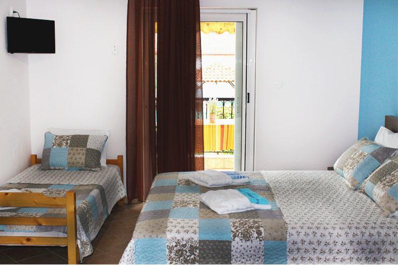 Souzana Rooms Nea Plagia Exterior photo